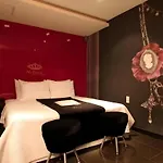 Fox Hotel